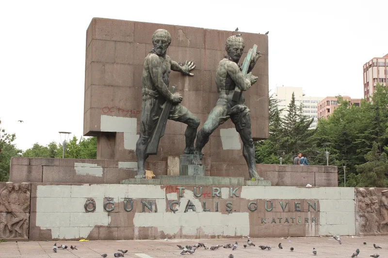 Güvenpark Kızılayssa – turvallisuuden muistomerkki ja Ankaran sydän
