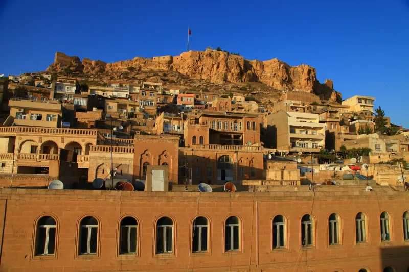 Mardinin linnoitus (Mardin Kalesi) – Kotkanpesä Mesopotamian yllä