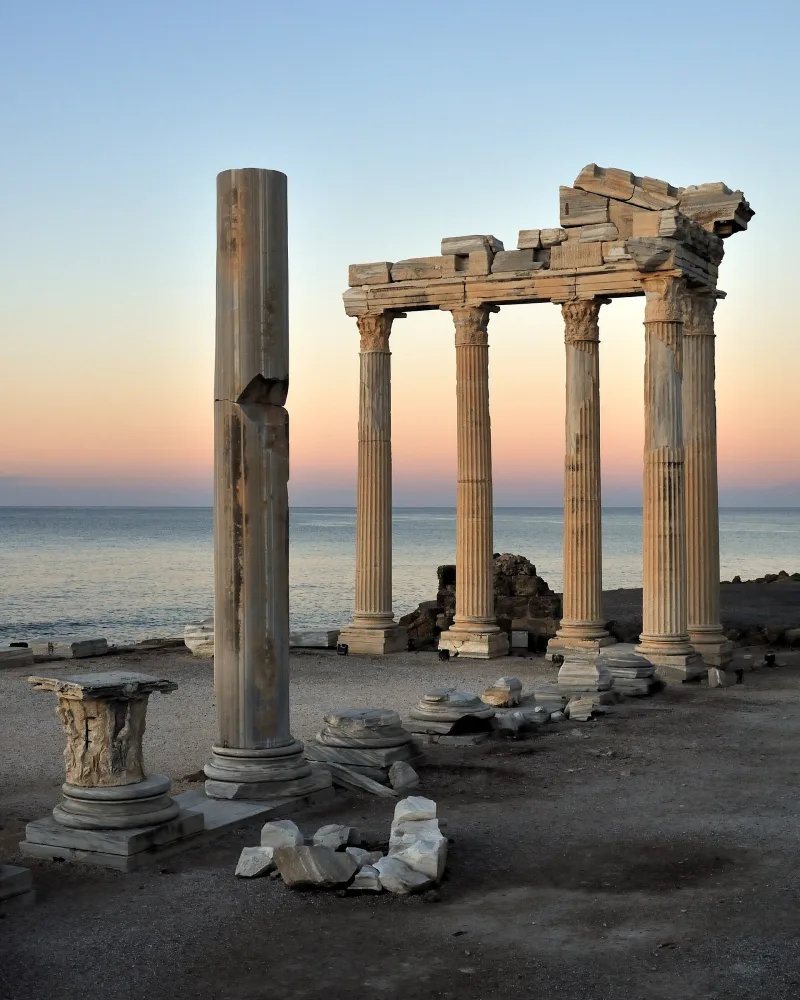 The Temple of Apollo in Side — Sunset over the Corinthian columns