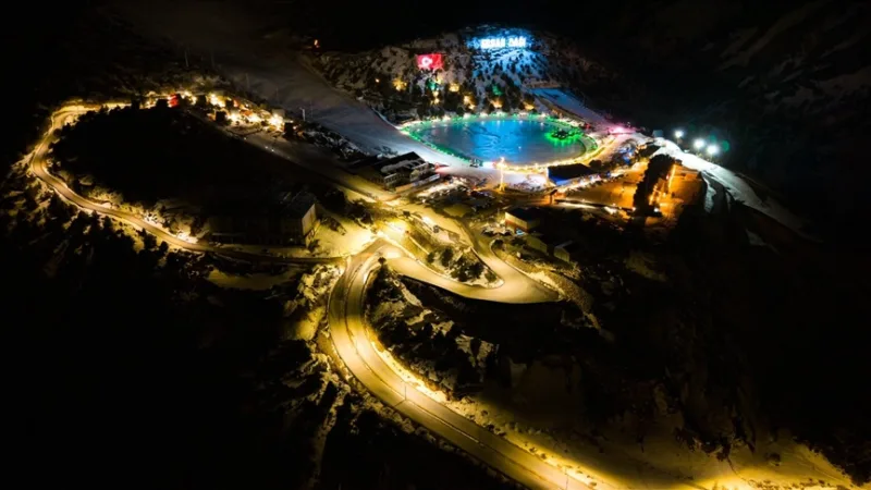 Горнолыжный центр Ergan Mountain в Эрзинджане был специально освещен к Рамадану