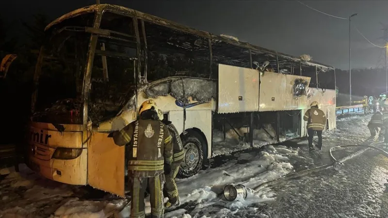 В Стамбуле потушен пожар, возникший в междугороднем пассажирском автобусе, находившемся в пути