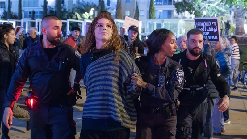 משטרת ישראל התערבה בהפגנה נגד המלחמה בתל אביב
