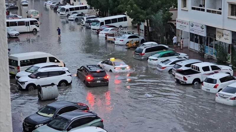 גשם כבד ושיטפונות במדינות המפרץ גרמו לאובדן חיי אדם