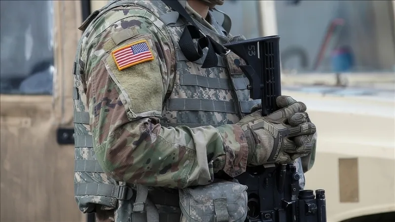 Das US-Militär hat eine Untersuchung zu zwei Militärhubschraubern eingeleitet, die am Wochenende in der Nähe von zivilen Wohngebieten geflogen sind