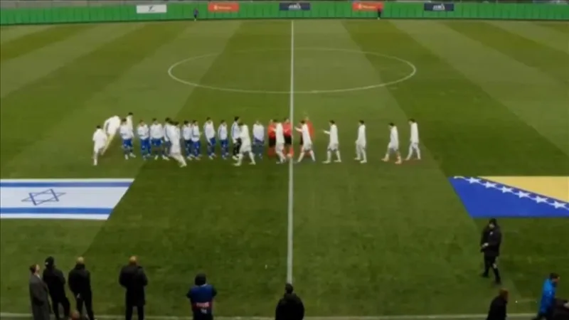 Die Nachwuchs-Fußballnationalspieler aus Bosnien und Herzegowina protestierten gegen ihre israelischen Gegner