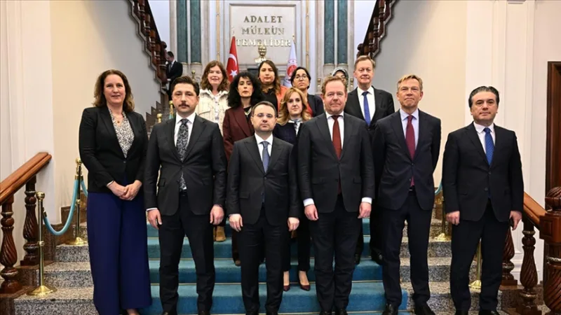 Justizminister Gürlek traf sich mit dem niederländischen Minister für Justiz und Sicherheit Van Weel