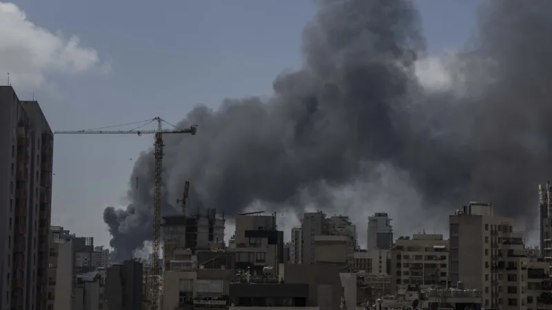Israel announced that it had completed the siege of Bint Jbeil in southern Lebanon and had begun the occupation