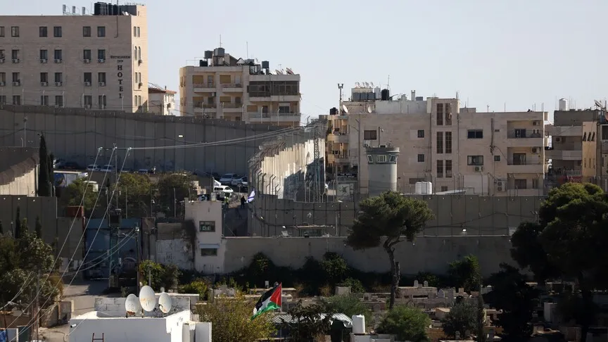 Soldados israelíes hirieron a un palestino cerca del muro de separación en Jerusalén Este