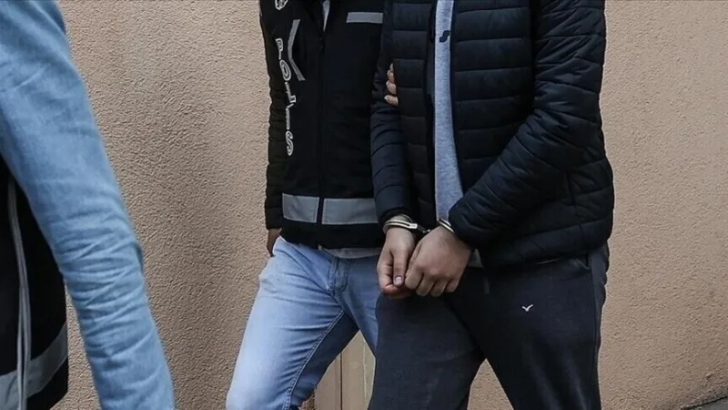 Při protidrogových raziích v Diyarbakıru a Mersinu bylo zadrženo 87 podezřelých