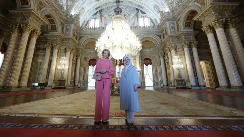 Emine Erdoğanová se setkala s belgickou královnou Mathildou
