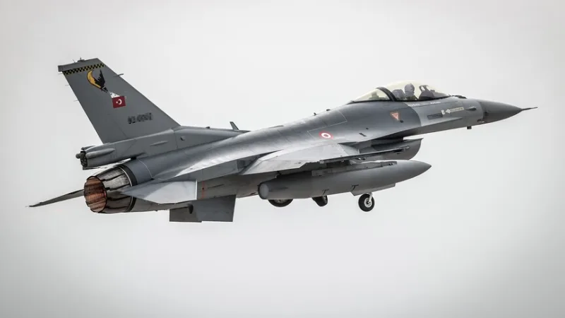 V rámci cvičení EFES-2026 vzlétly z Bandırmy stíhačky F-16