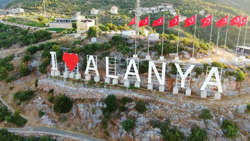 ”I Love Alanya” -teksti on Alanyan paras näköalapaikka ja valokuvauskohde